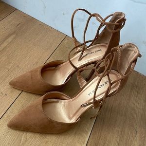 Strappy Heel w| Pointed Toe